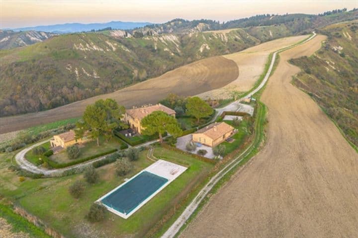 House for sale in Volterra, Italy - Image 9