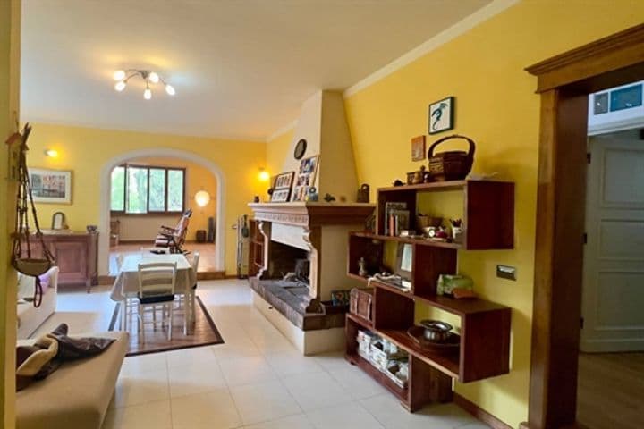 House for sale in Chiusi, Italy - Image 9