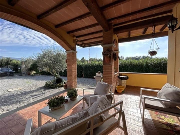 3 bedrooms house for sale in Cortona, Italy - Image 2