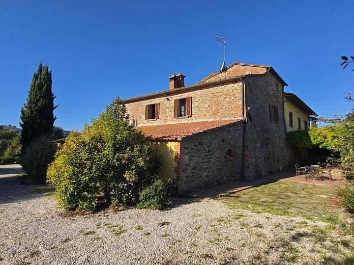 3 bedrooms building for sale in Lucignano, Italy - Image 2