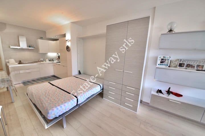 Apartment for sale in Vallecrosia, Italy - Image 5