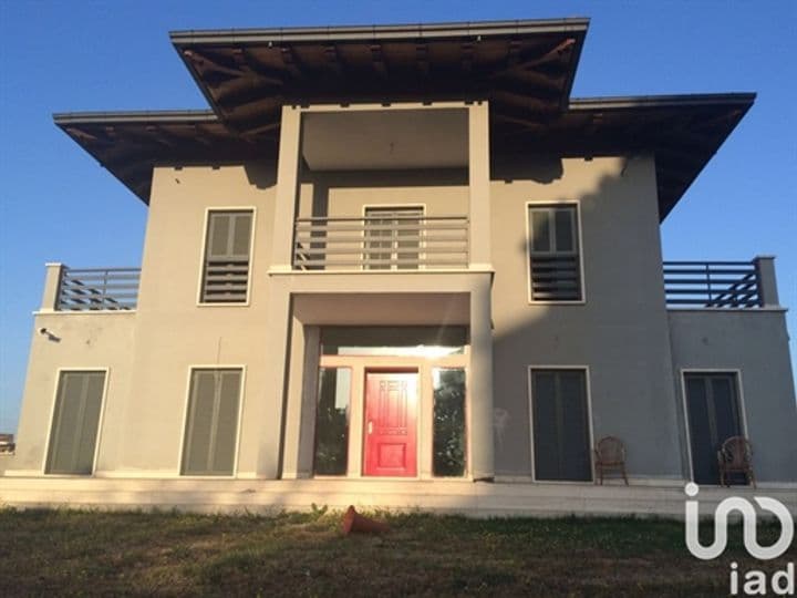 4 bedrooms house for sale in Rome, Italy