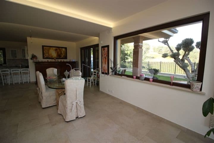 House for sale in Tortoreto, Italy - Image 8