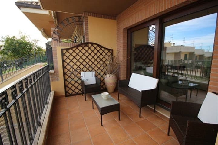 House for sale in Tortoreto, Italy - Image 4