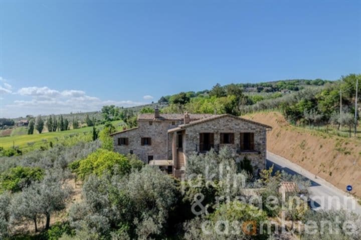 House for sale in Assisi, Italy - Image 6