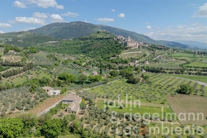 House for sale in Assisi, Italy - Image 3