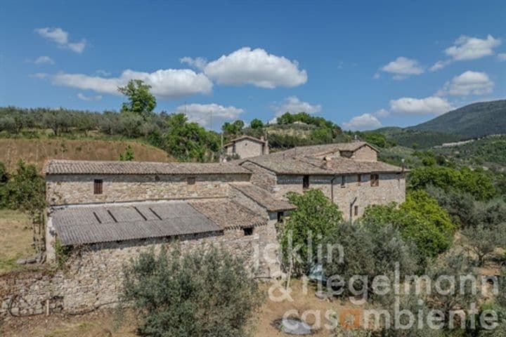 House for sale in Assisi, Italy - Image 8