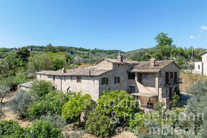 House for sale in Assisi, Italy - Image 7