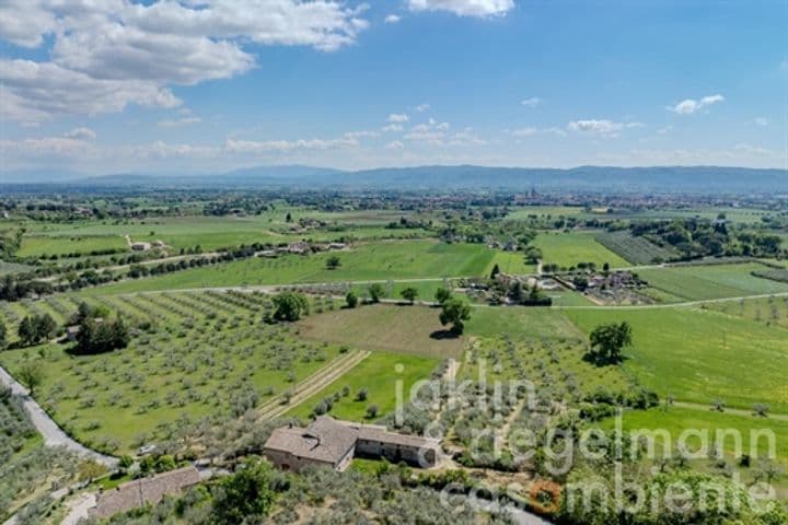 House for sale in Assisi, Italy - Image 2