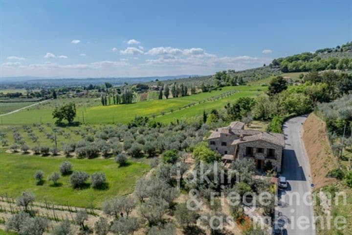 House for sale in Assisi, Italy - Image 5