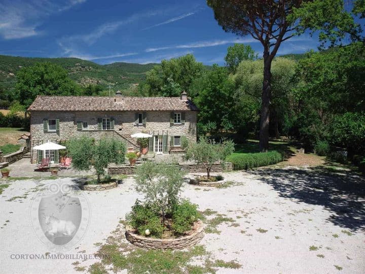 4 bedrooms house for sale in Cortona, Italy - Image 2