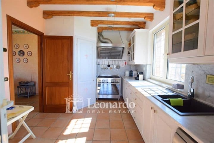 House for sale in Massarosa, Italy - Image 12