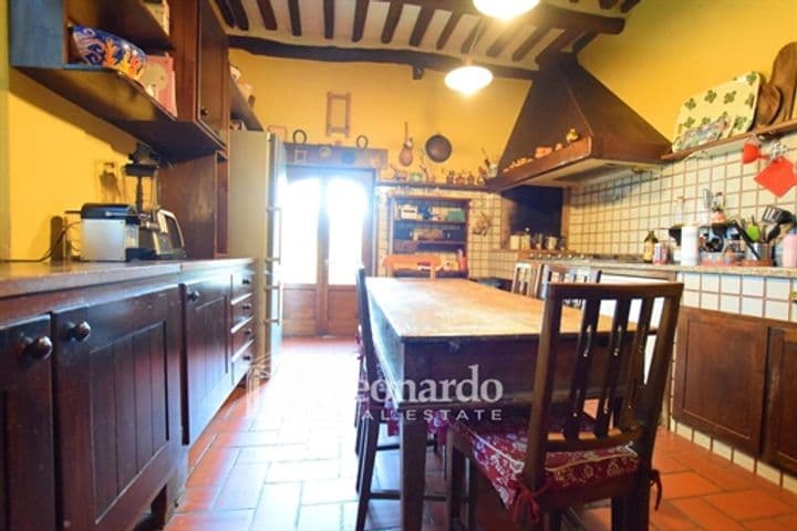 House for sale in Lucca, Italy - Image 11