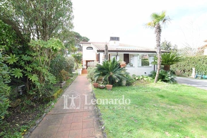 House for sale in Forte dei Marmi, Italy - Image 2