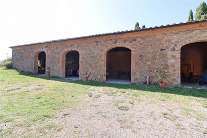 House for sale in Pienza, Italy - Image 7