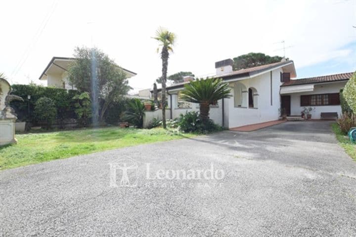 House for sale in Forte dei Marmi, Italy - Image 3