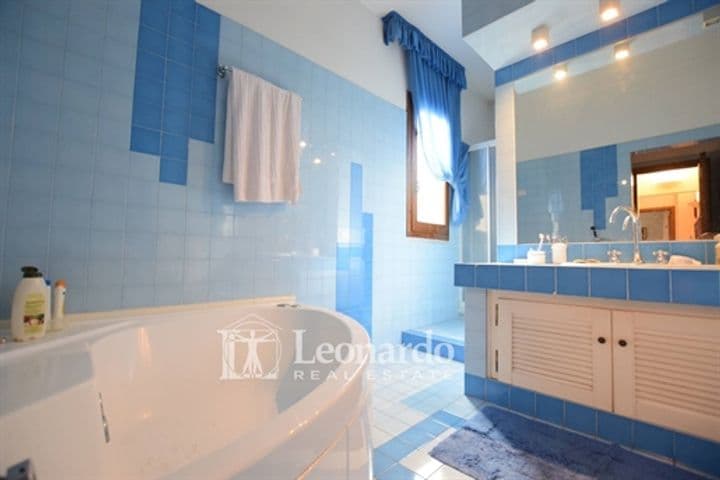 House for sale in Viareggio, Italy - Image 9