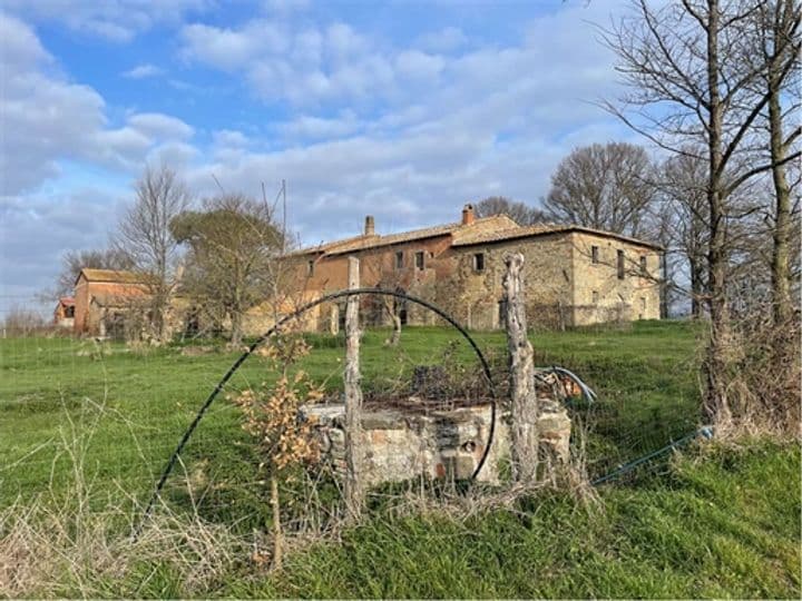 House for sale in Cortona, Italy - Image 2