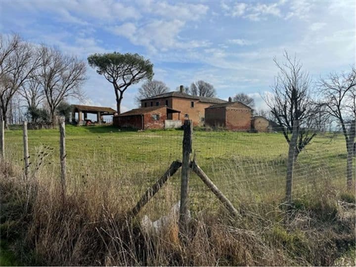 House for sale in Cortona, Italy - Image 11