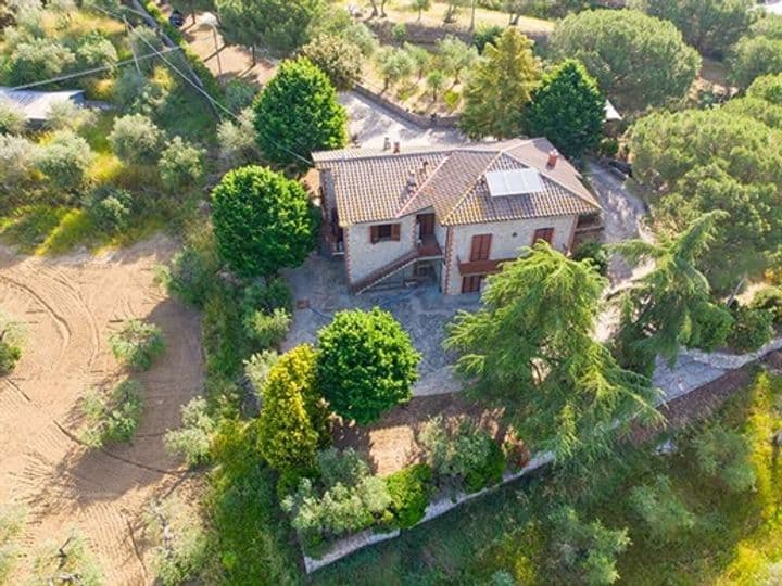 4 bedrooms house for sale in Cortona, Italy - Image 2