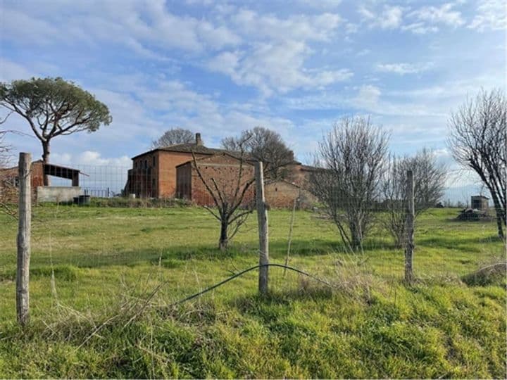 House for sale in Cortona, Italy - Image 7