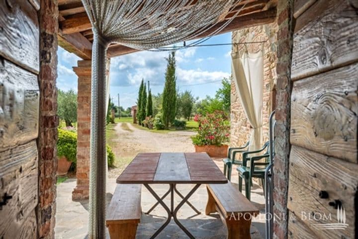 House for sale in Cortona, Italy - Image 2