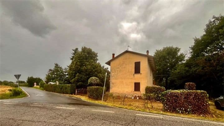 House for sale in Monte San Savino, Italy - Image 2