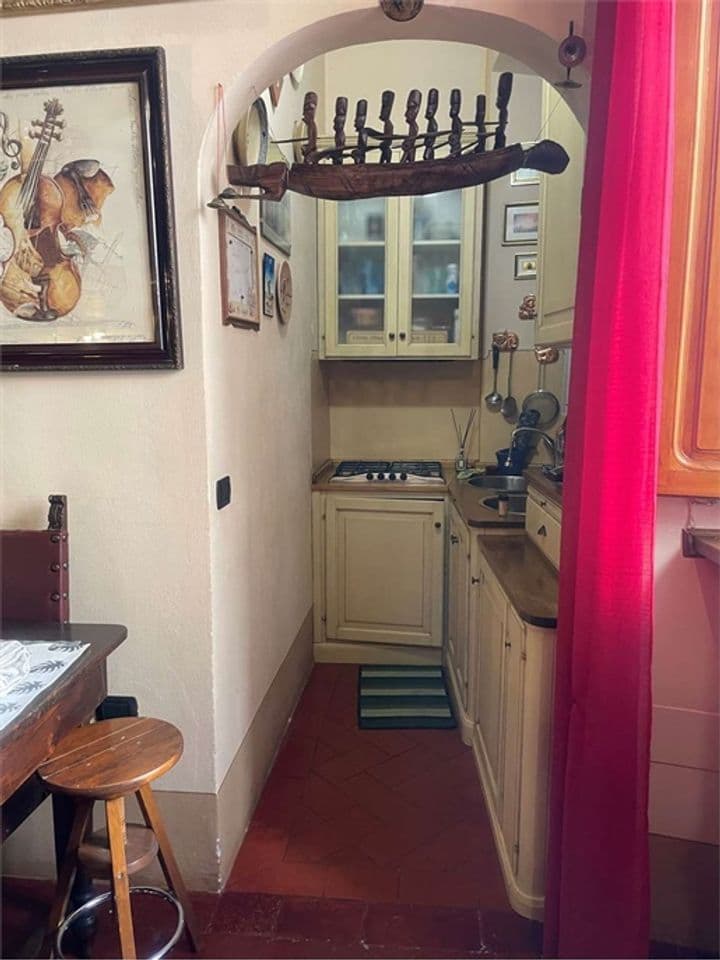 House for sale in Castiglion Fiorentino, Italy - Image 4