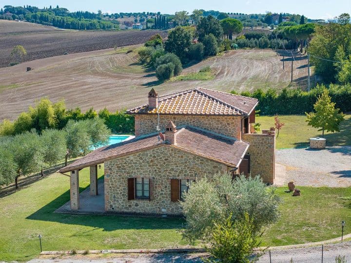 4 bedrooms house for sale in Castiglione del Lago, Italy