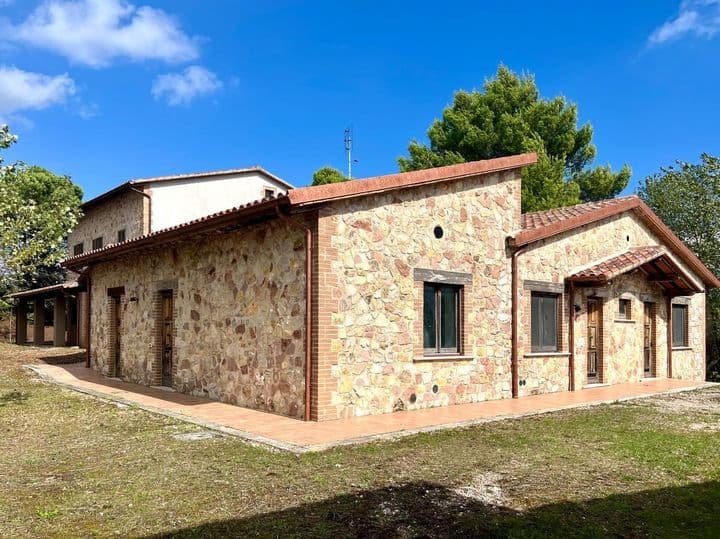 10 bedrooms house for sale in Massa Martana, Italy