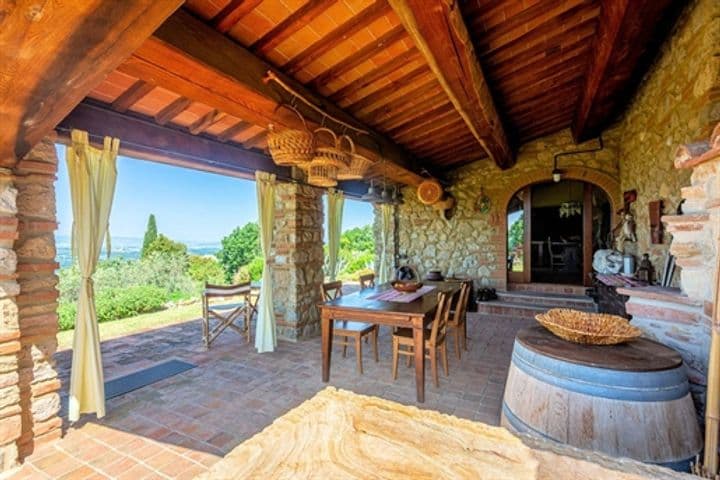 House for sale in Volterra, Italy - Image 9