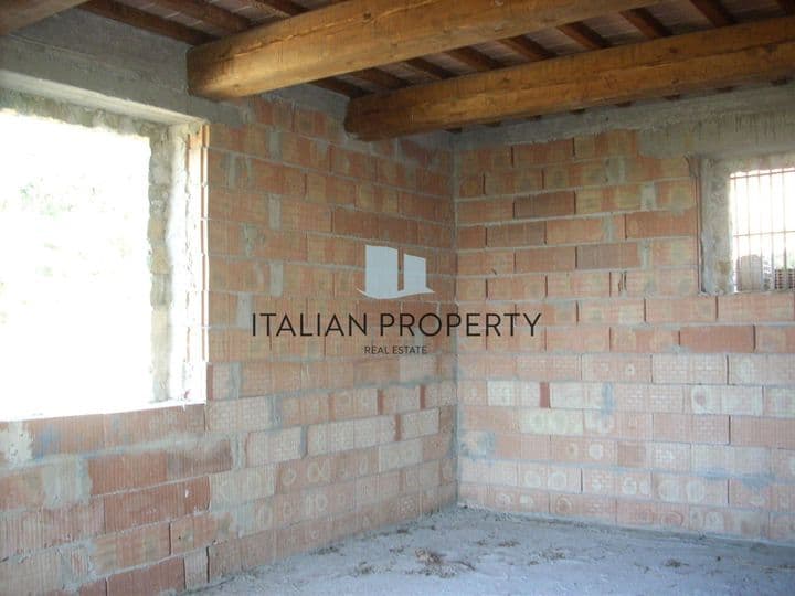 House for sale in Tuoro sul Trasimeno, Italy - Image 10