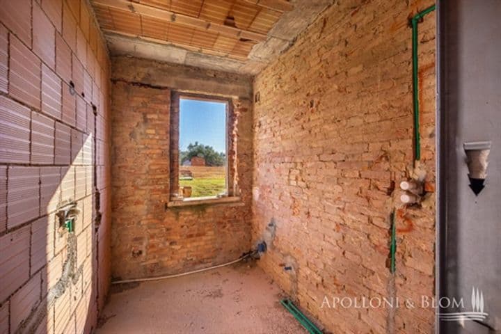 House for sale in Montepulciano, Italy - Image 3