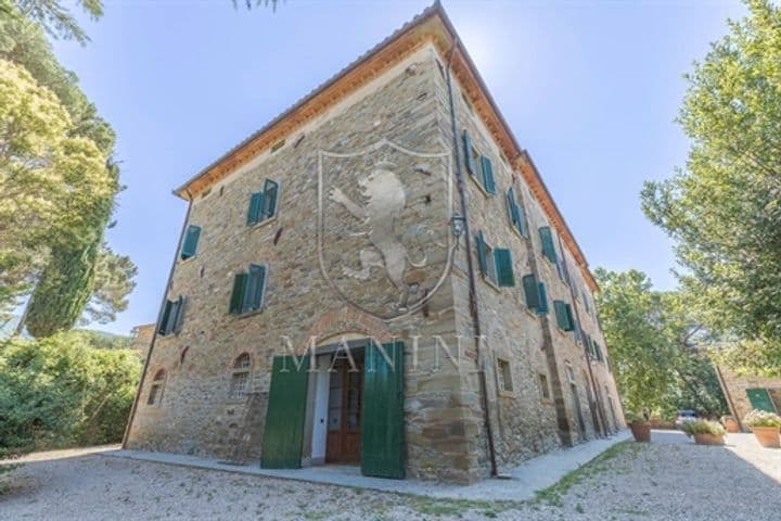 House for sale in Cortona, Italy - Image 9