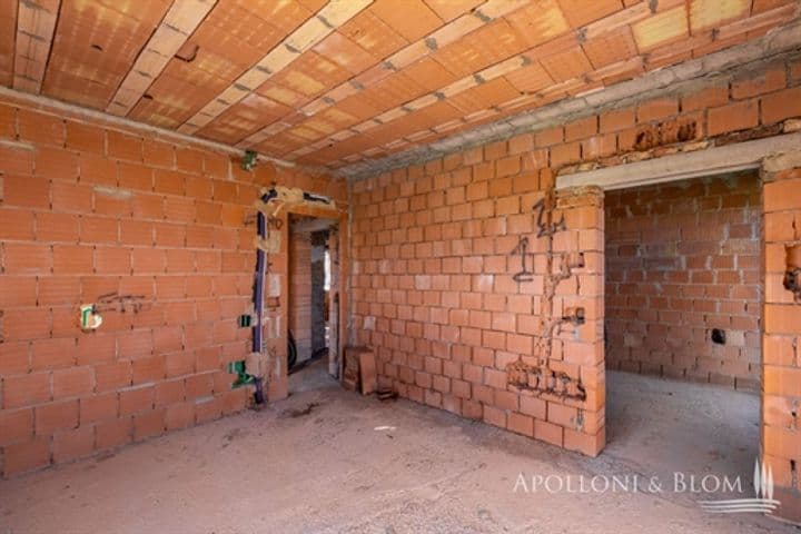 House for sale in Montepulciano, Italy - Image 2