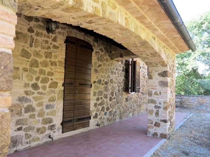 House for sale in Manciano, Italy - Image 7