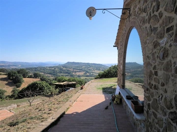 House for sale in Manciano, Italy - Image 6