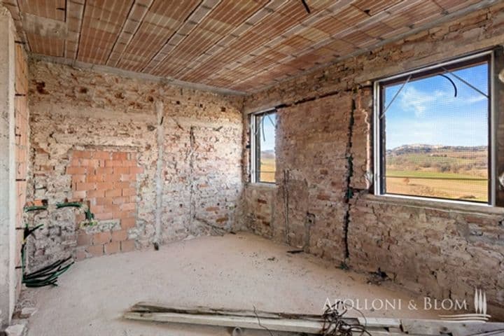 House for sale in Montepulciano, Italy - Image 12