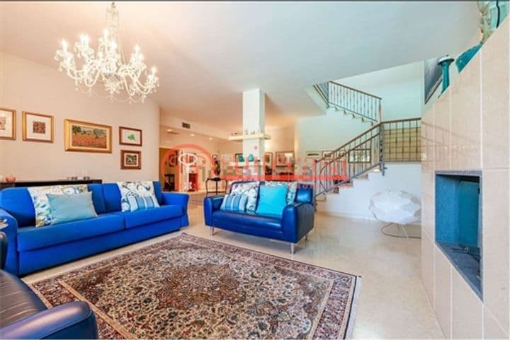 4 bedrooms house for sale in Trani, Italy - Image 9