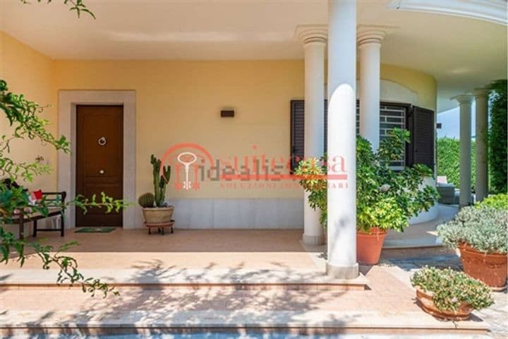 4 bedrooms house for sale in Trani, Italy - Image 2