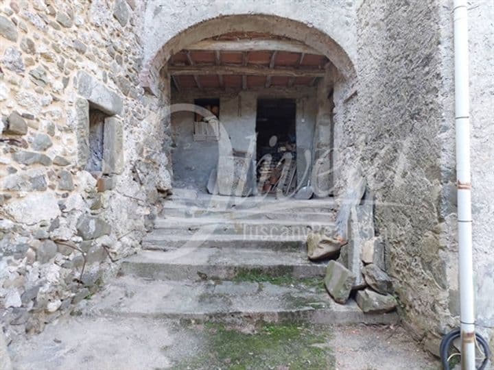 House for sale in Pescaglia, Italy - Image 9