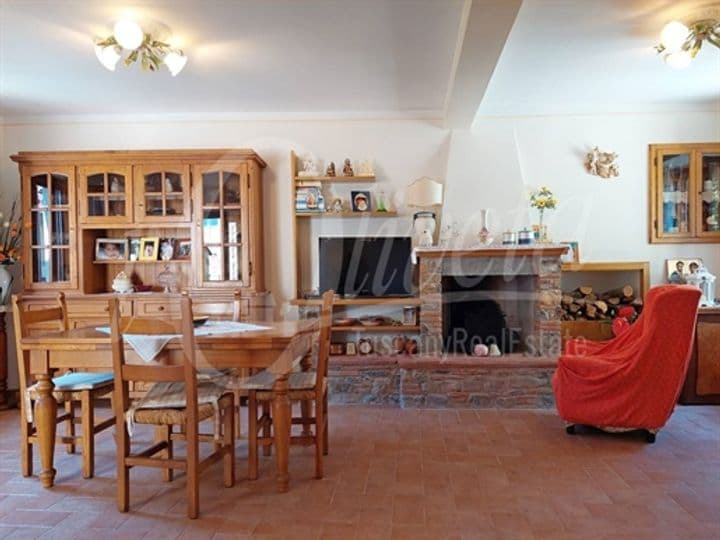 House for sale in Pescaglia, Italy - Image 2