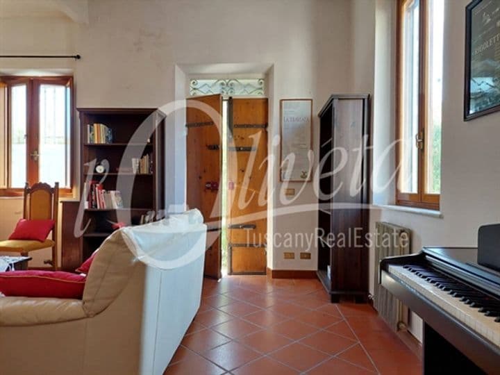 House for sale in Lucca, Italy - Image 11