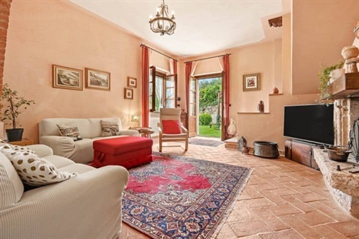 House for sale in Chiusi, Italy - Image 8