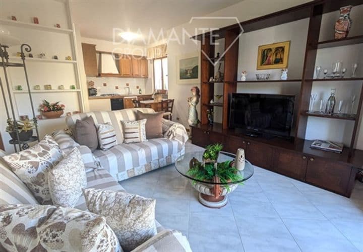 1 bedroom apartment for sale in Passignano sul Trasimeno, Italy - Image 3