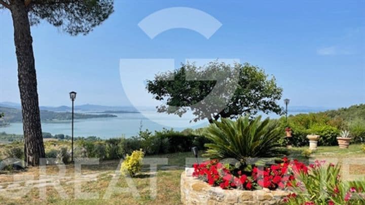 House for sale in Passignano sul Trasimeno, Italy - Image 6