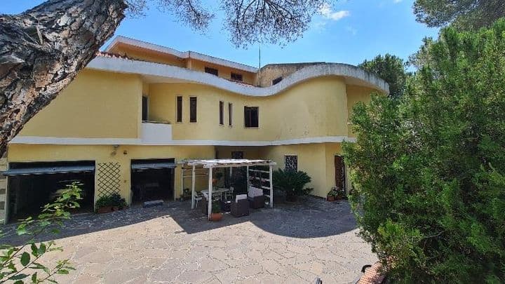 10 bedrooms house for sale in Roseto degli Abruzzi, Italy