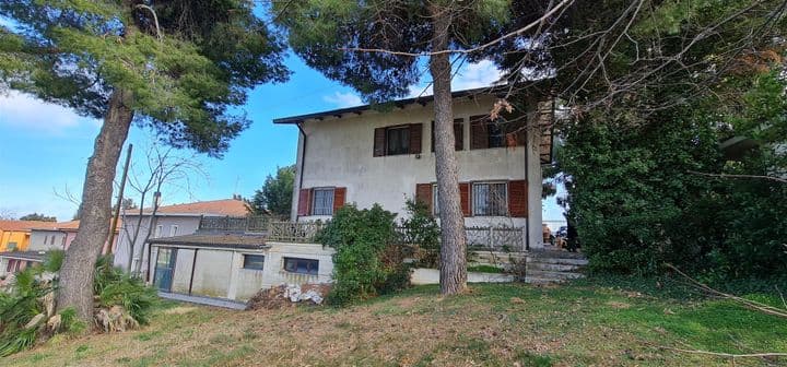 4 bedrooms house for sale in Roseto degli Abruzzi, Italy - Image 2