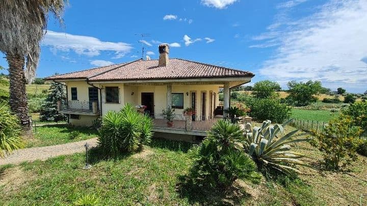 6 bedrooms house for sale in Roseto degli Abruzzi, Italy - Image 2