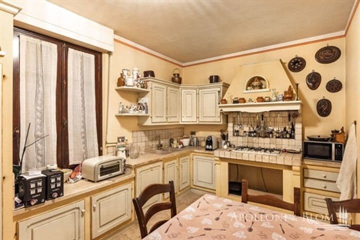 House for sale in Cortona, Italy - Image 9